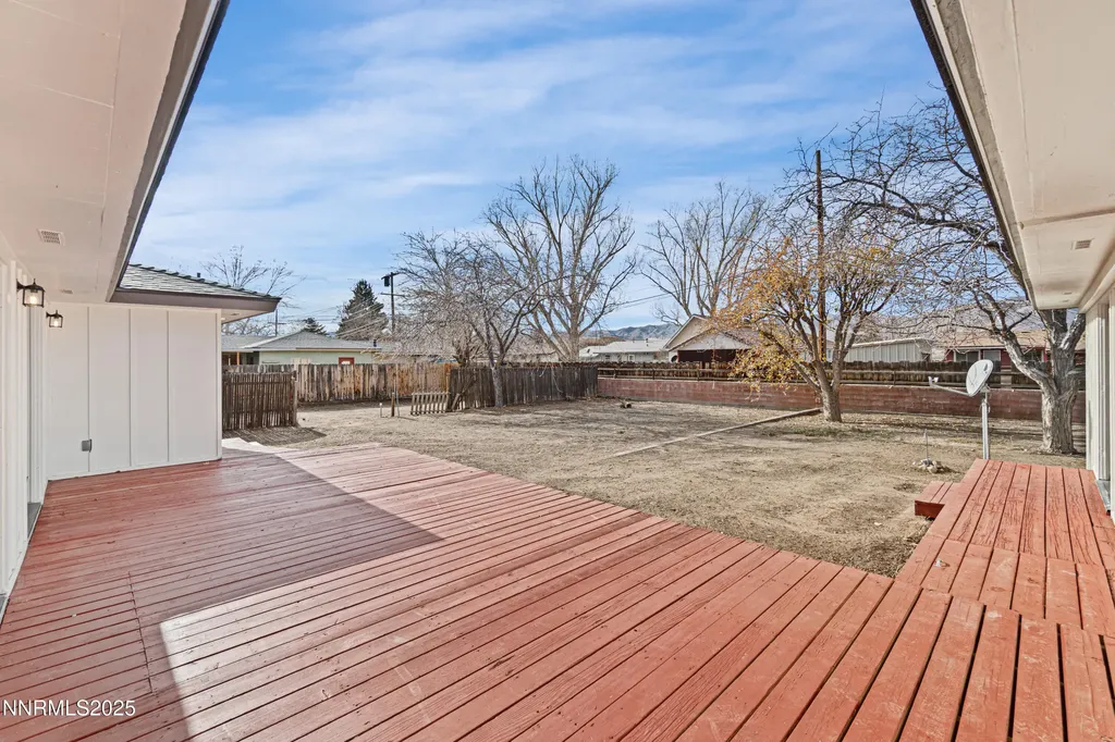 29 Whitacre Yerington NV 89447
