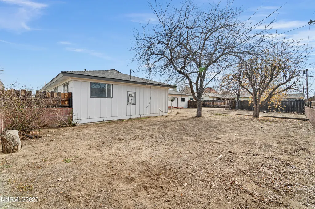 29 Whitacre Yerington NV 89447