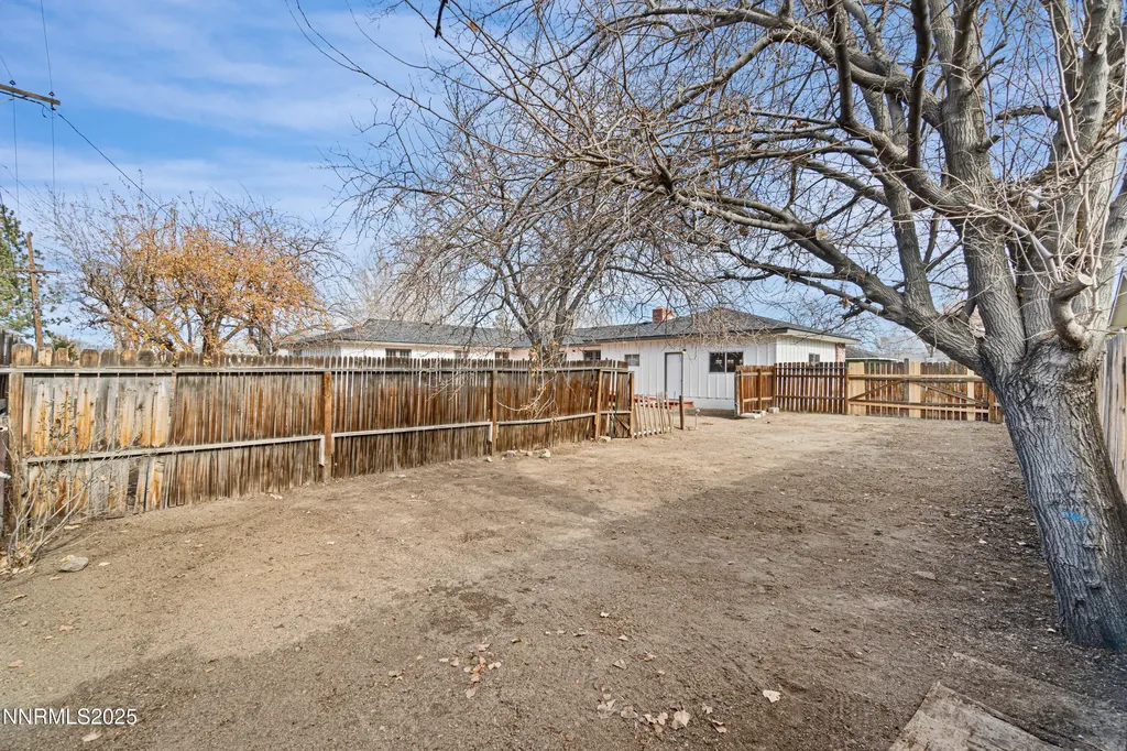 29 Whitacre Yerington NV 89447