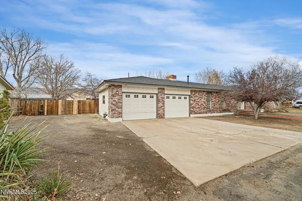 29 Whitacre Yerington NV 89447