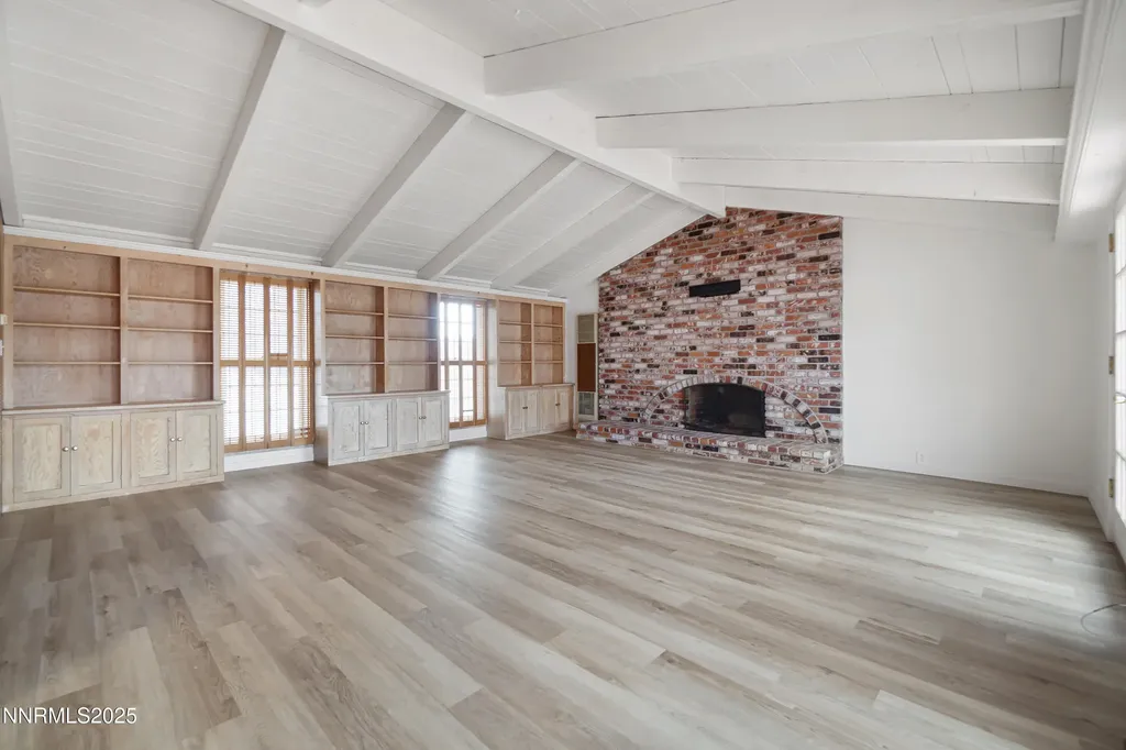 29 Whitacre Yerington NV 89447