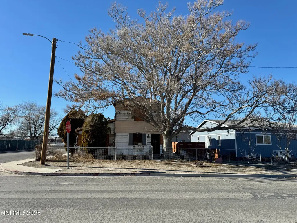 615 Grinnel Avenue Lovelock NV 89419