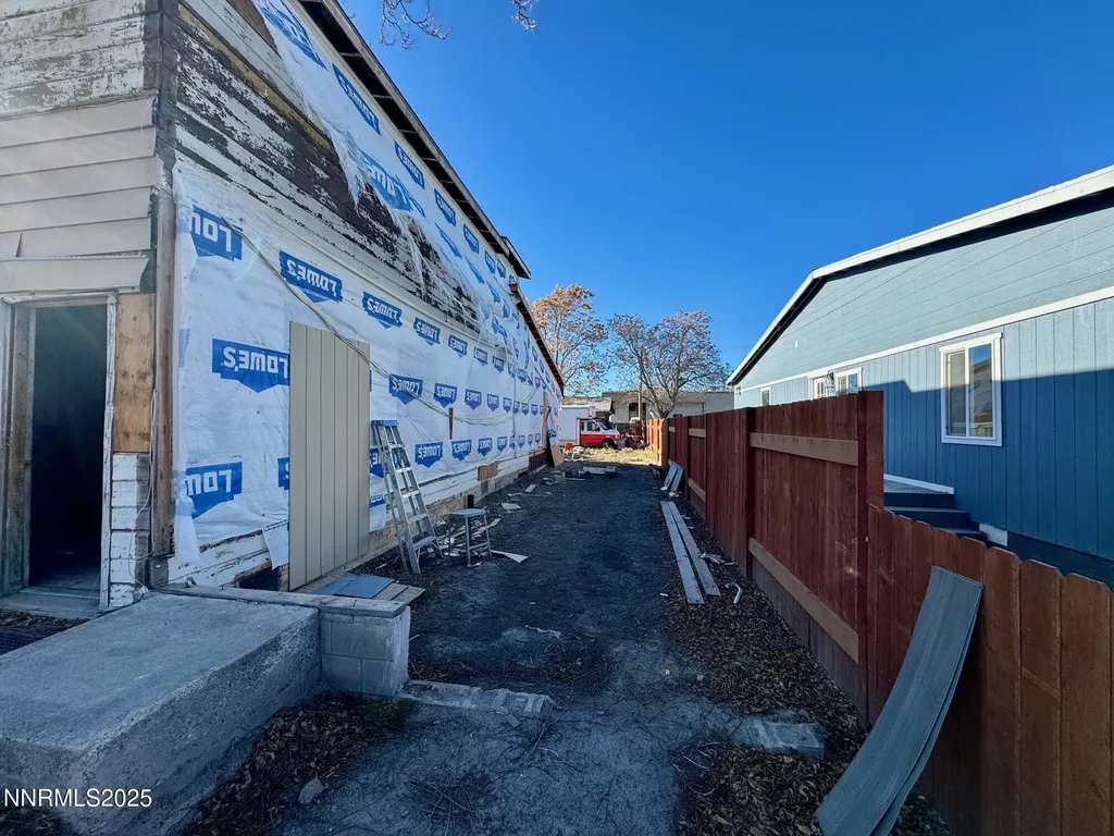 615 Grinnel Avenue Lovelock NV 89419