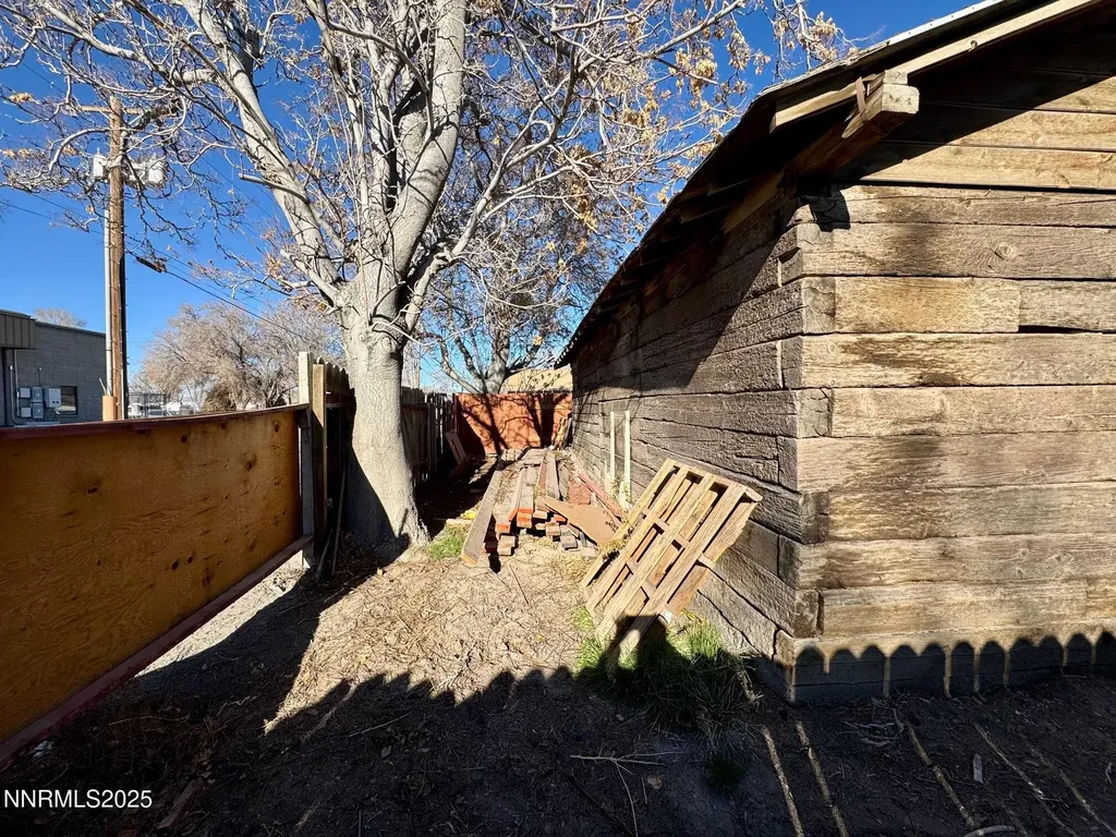 615 Grinnel Avenue Lovelock NV 89419