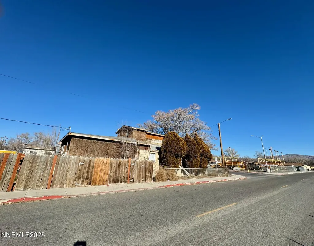 615 Grinnel Avenue Lovelock NV 89419