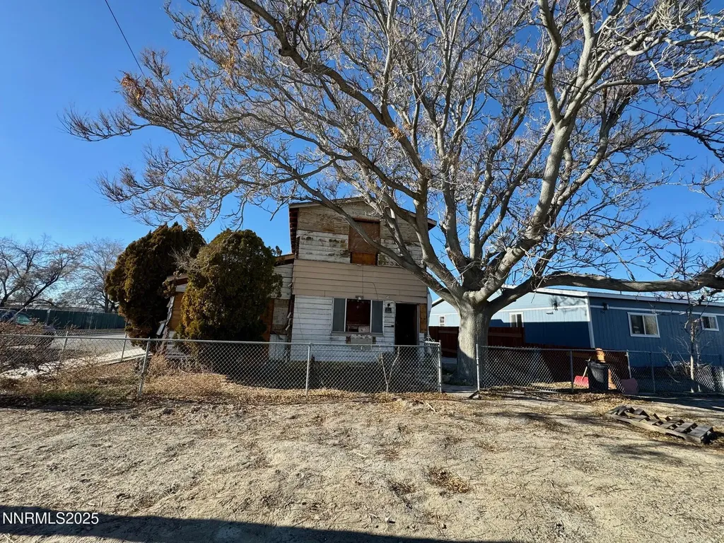 615 Grinnel Avenue Lovelock NV 89419