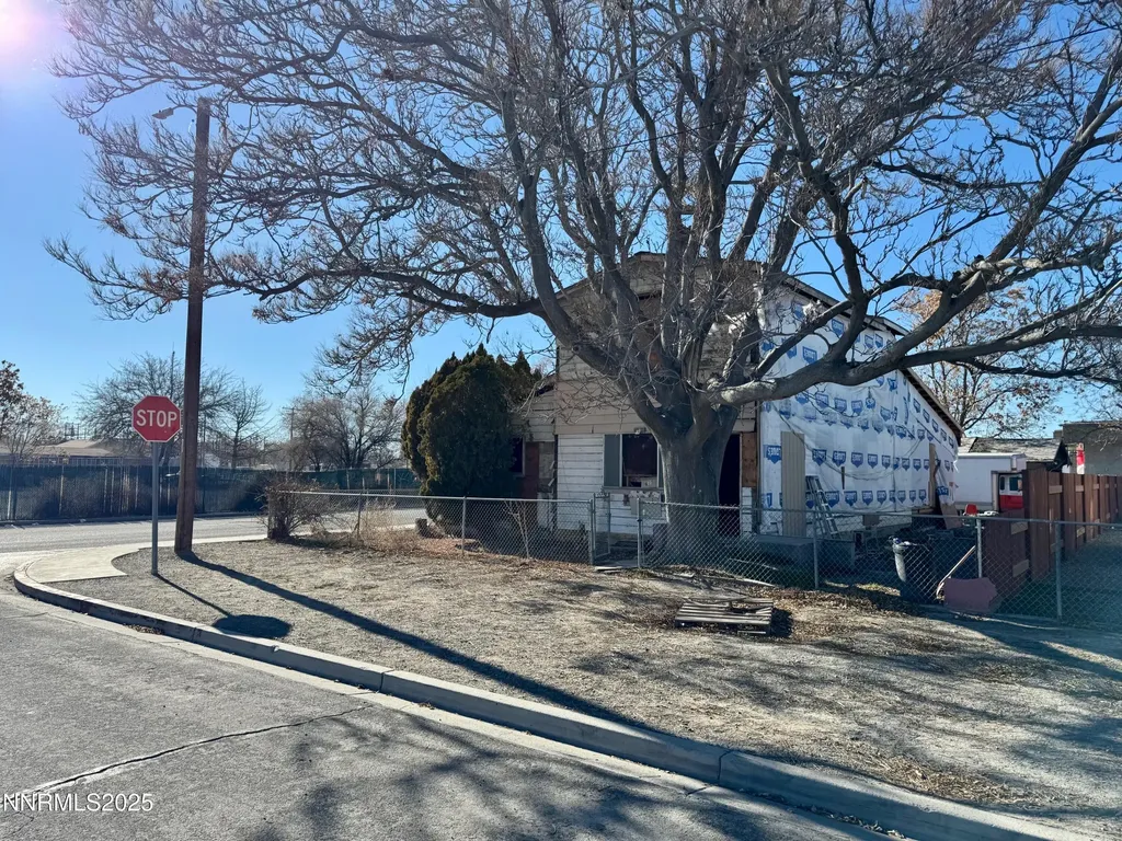 615 Grinnel Avenue Lovelock NV 89419