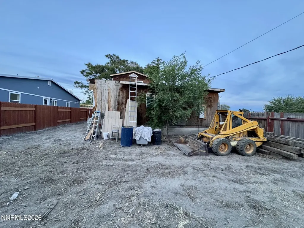 615 Grinnel Avenue Lovelock NV 89419