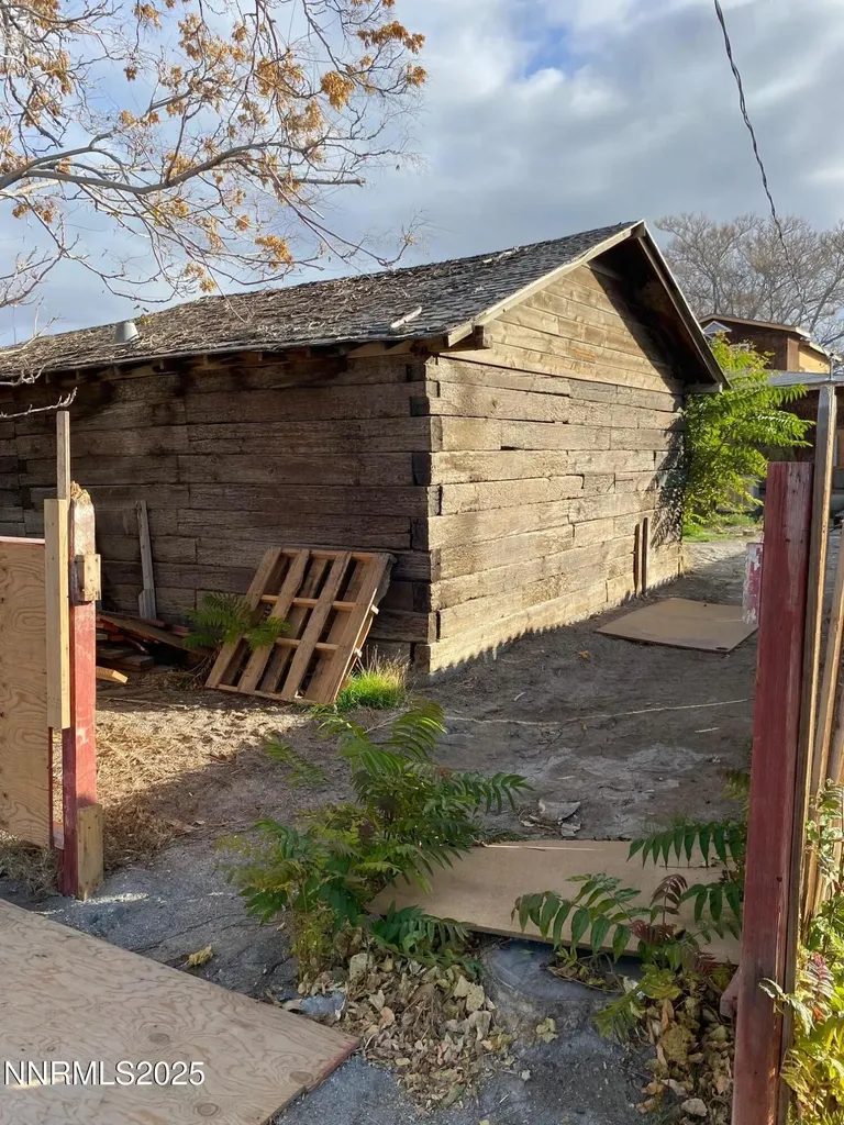 615 Grinnel Avenue Lovelock NV 89419