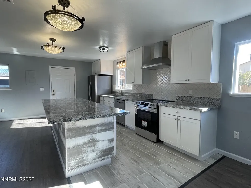370 Connelly Street Hawthorne NV 89415