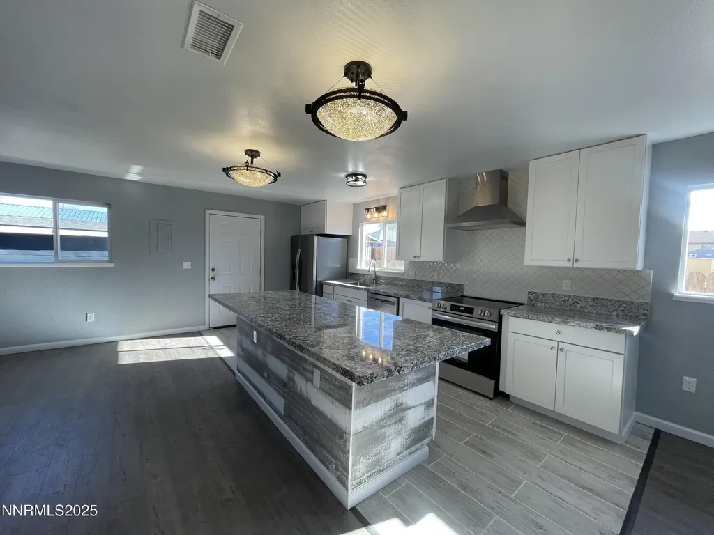 370 Connelly Street Hawthorne NV 89415