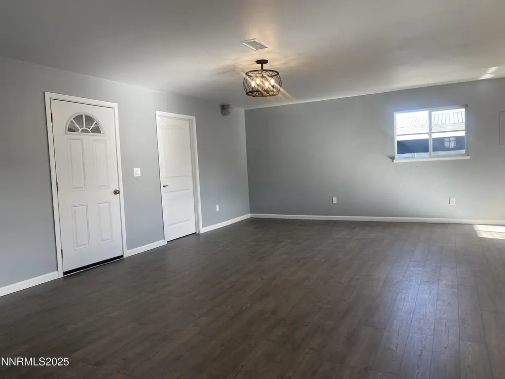 370 Connelly Street Hawthorne NV 89415