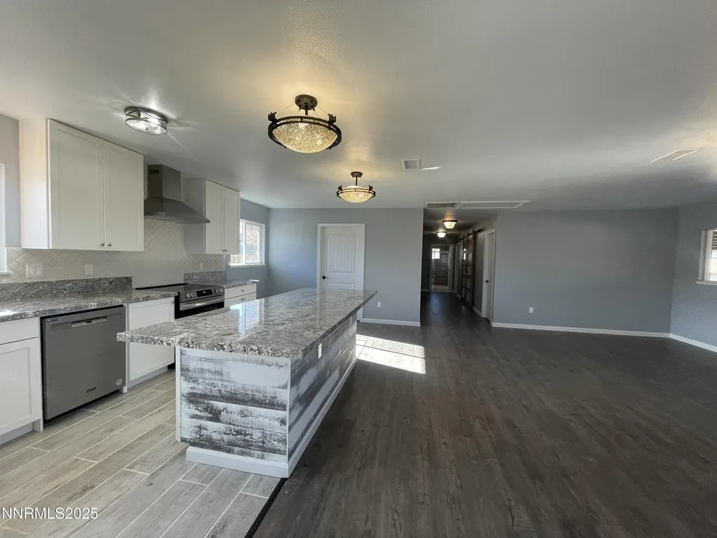 370 Connelly Street Hawthorne NV 89415