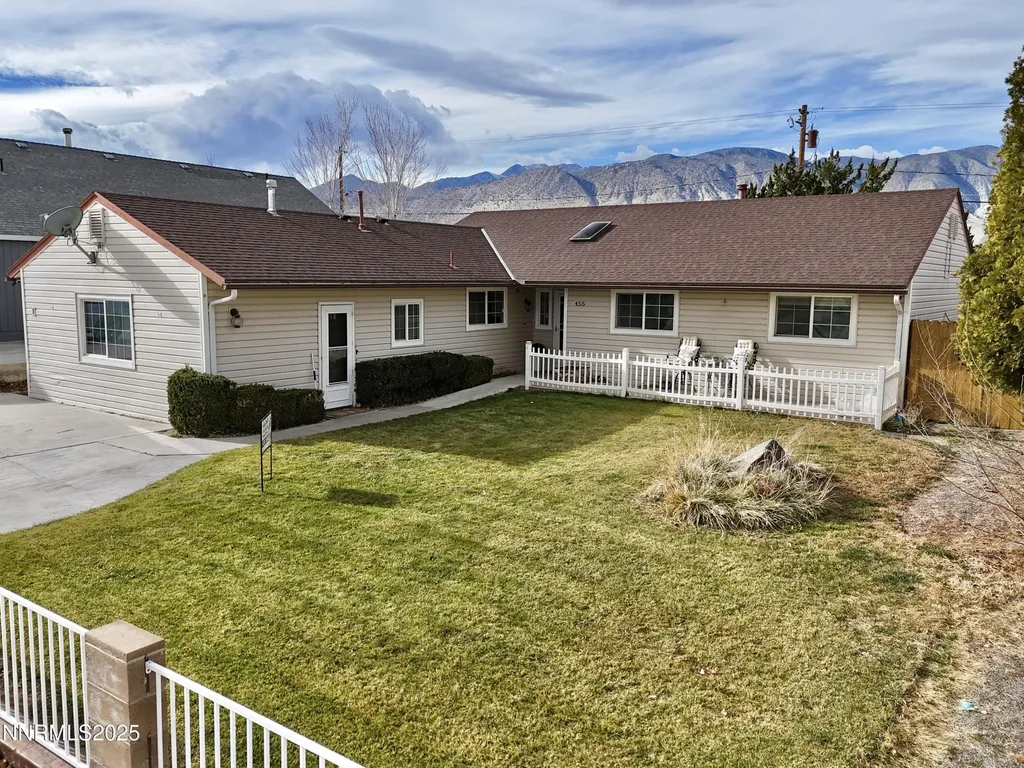 455 Connely Hawthorne NV 89415