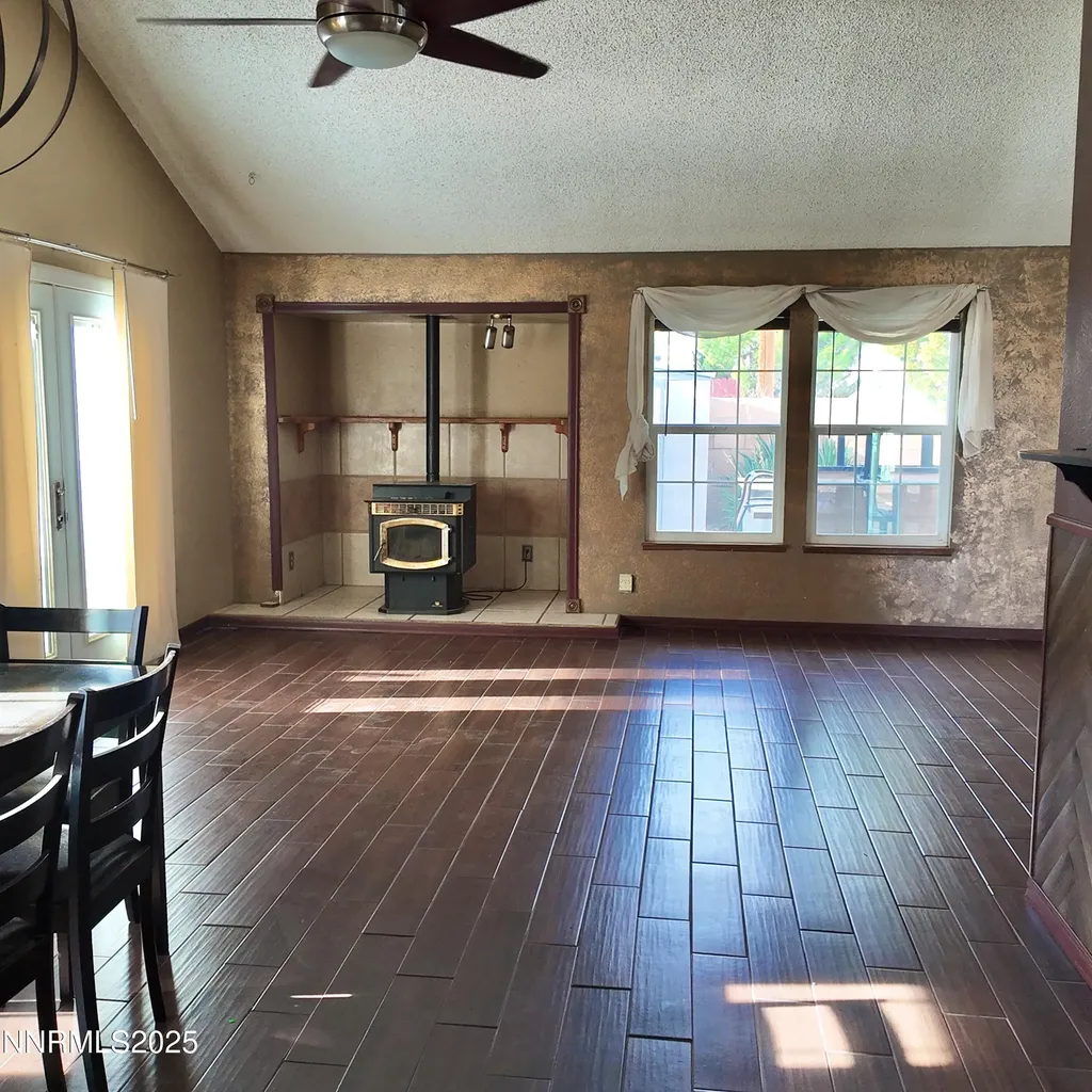 455 Connely Hawthorne NV 89415