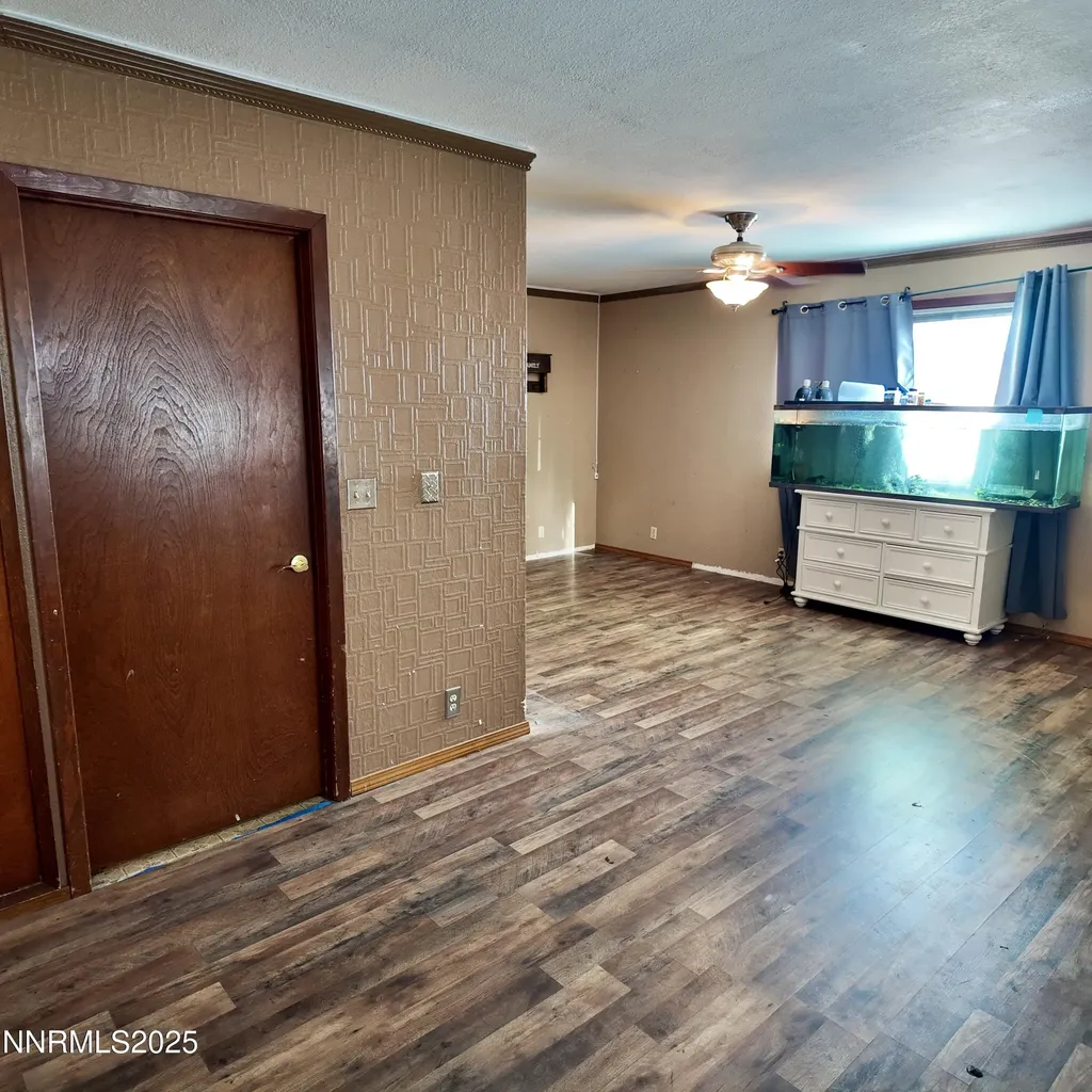 455 Connely Hawthorne NV 89415
