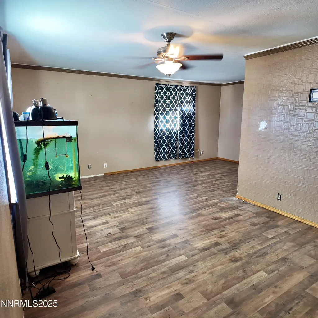455 Connely Hawthorne NV 89415