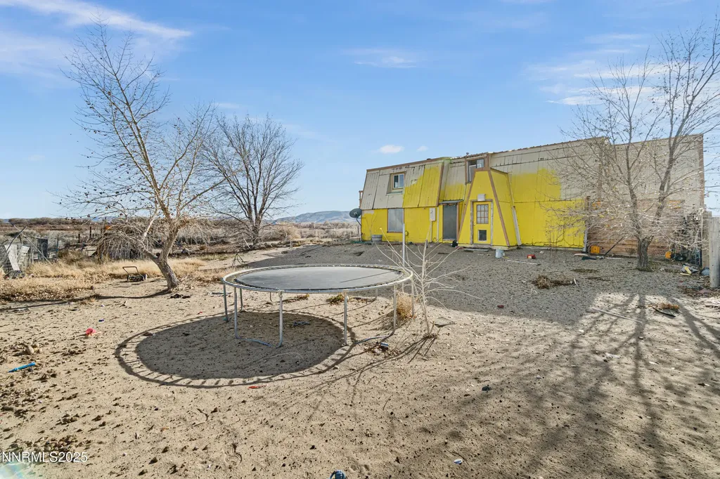 8800 Badger Silver Springs NV 89429