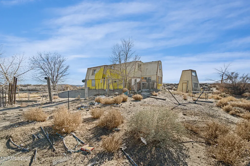8800 Badger Silver Springs NV 89429