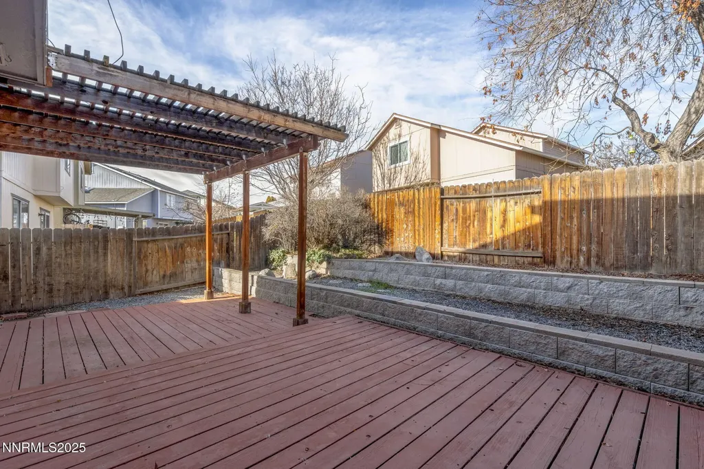 1675 Round Mountain Sparks NV 89434