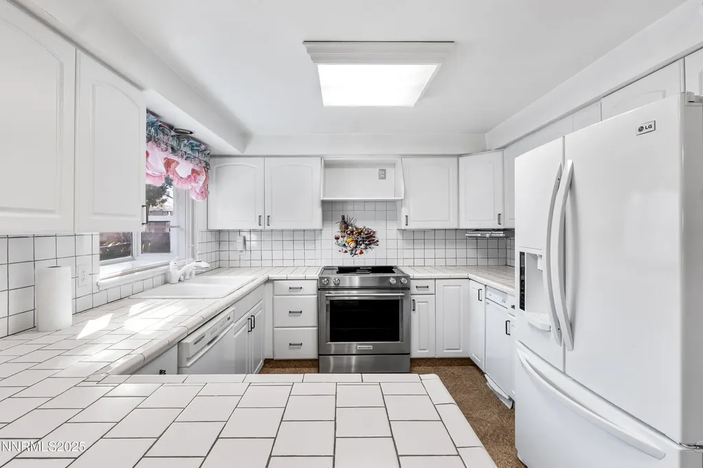 10 Julie Winnemucca NV 89445