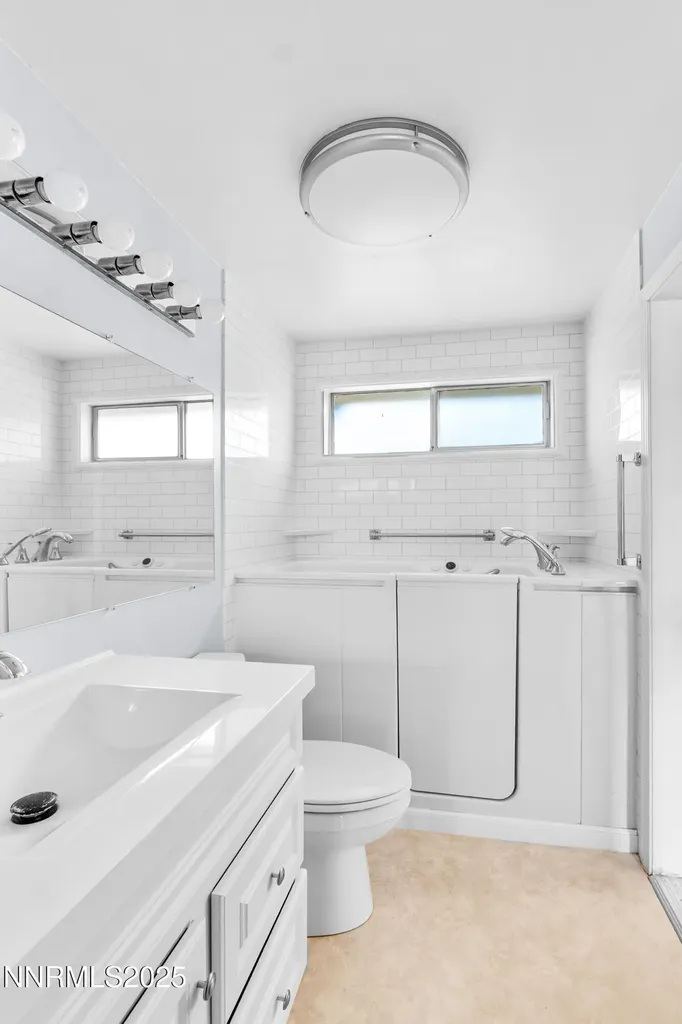 10 Julie Winnemucca NV 89445