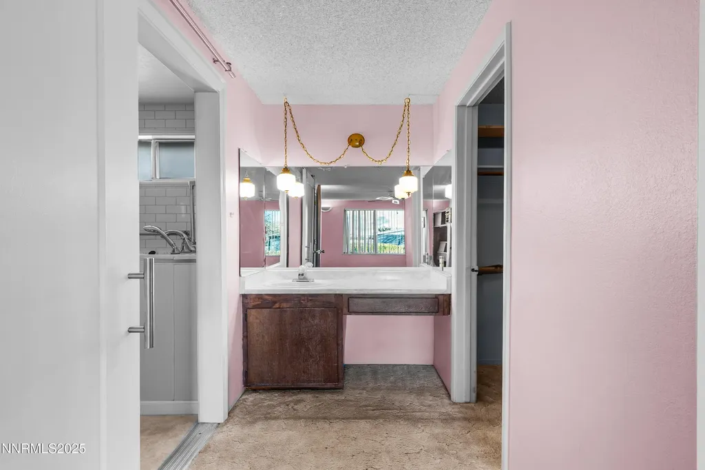 10 Julie Winnemucca NV 89445