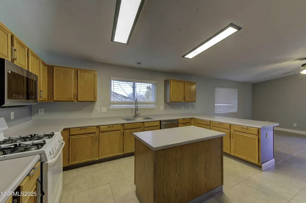 5559 Cornflower Sun Valley NV 89433