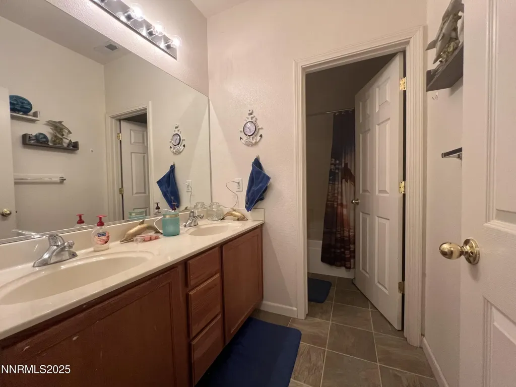 1445 Mountain Rose Fernley NV 89408