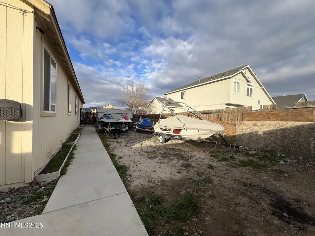 1445 Mountain Rose Fernley NV 89408