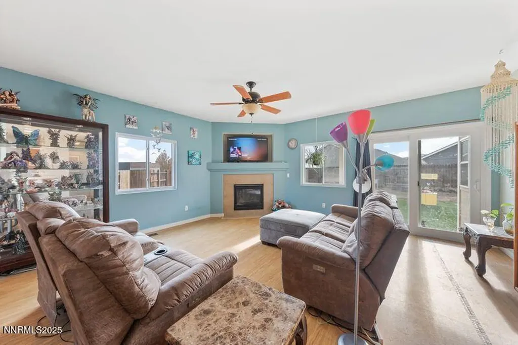 689 Canary Fernley NV 89408