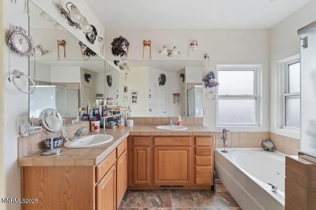 689 Canary Fernley NV 89408