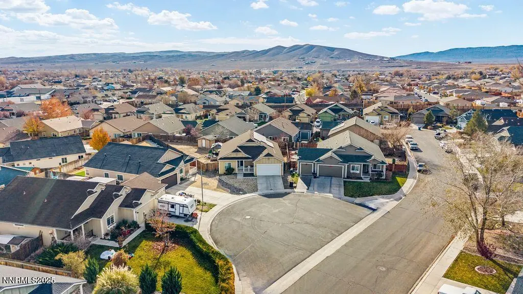 689 Canary Fernley NV 89408