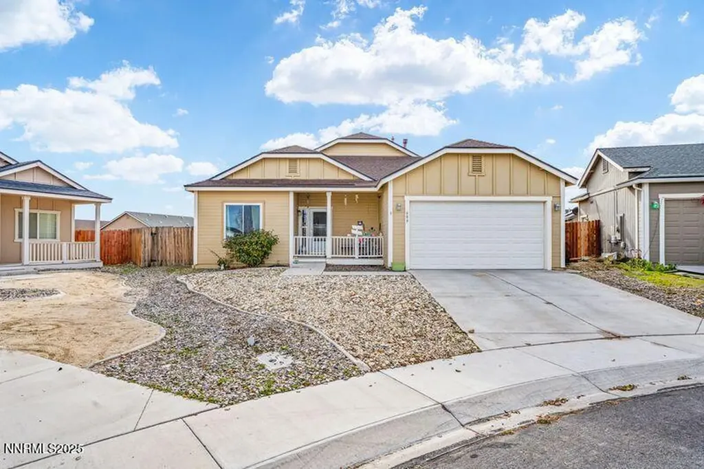 689 Canary Fernley NV 89408