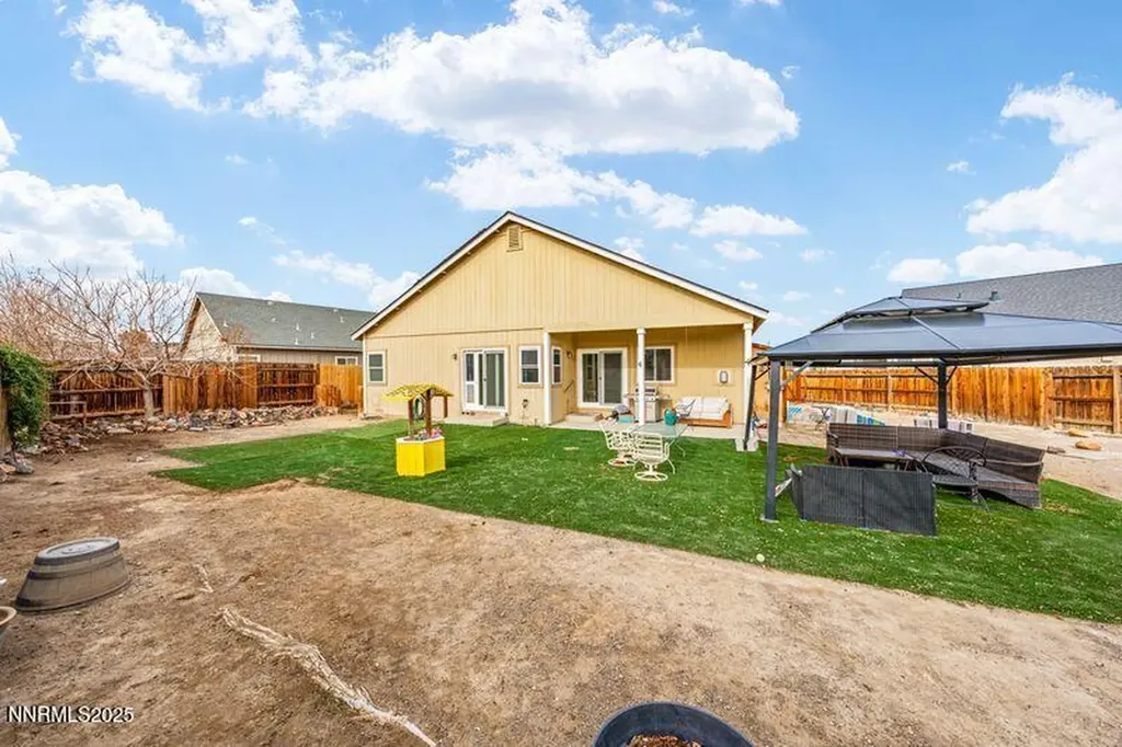 689 Canary Fernley NV 89408