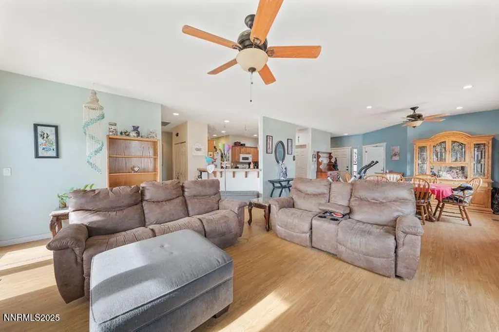 689 Canary Fernley NV 89408
