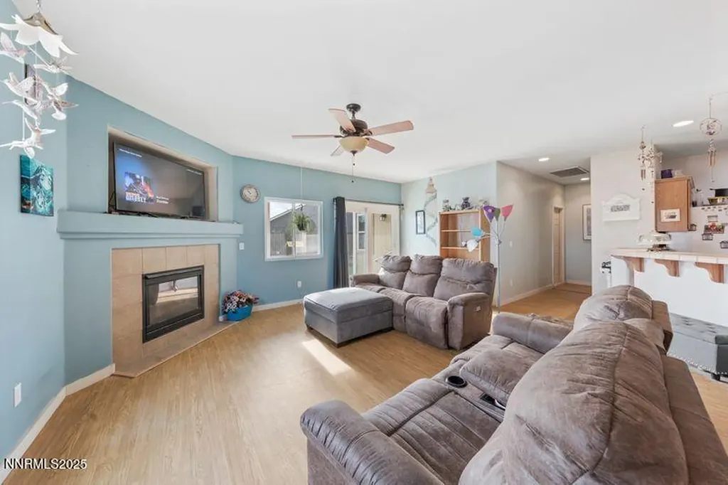 689 Canary Fernley NV 89408