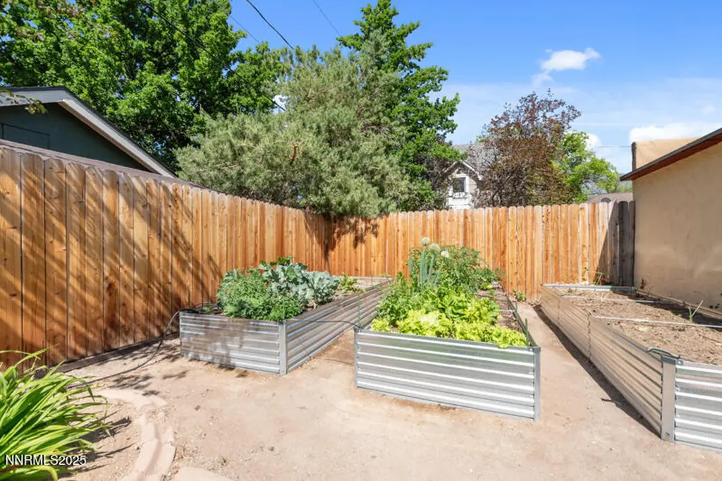 643 John Fremont Reno NV 89509
