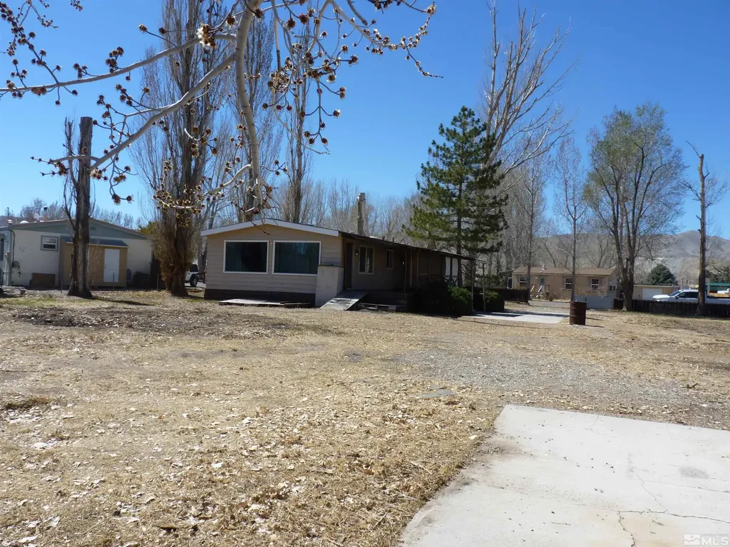 6 Palomino Yerington NV 89447