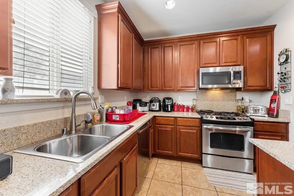 2020 Alamo Square Reno NV 89509