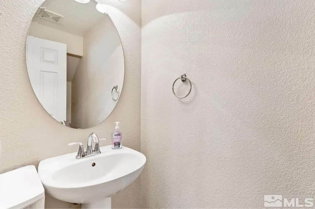 2020 Alamo Square Reno NV 89509