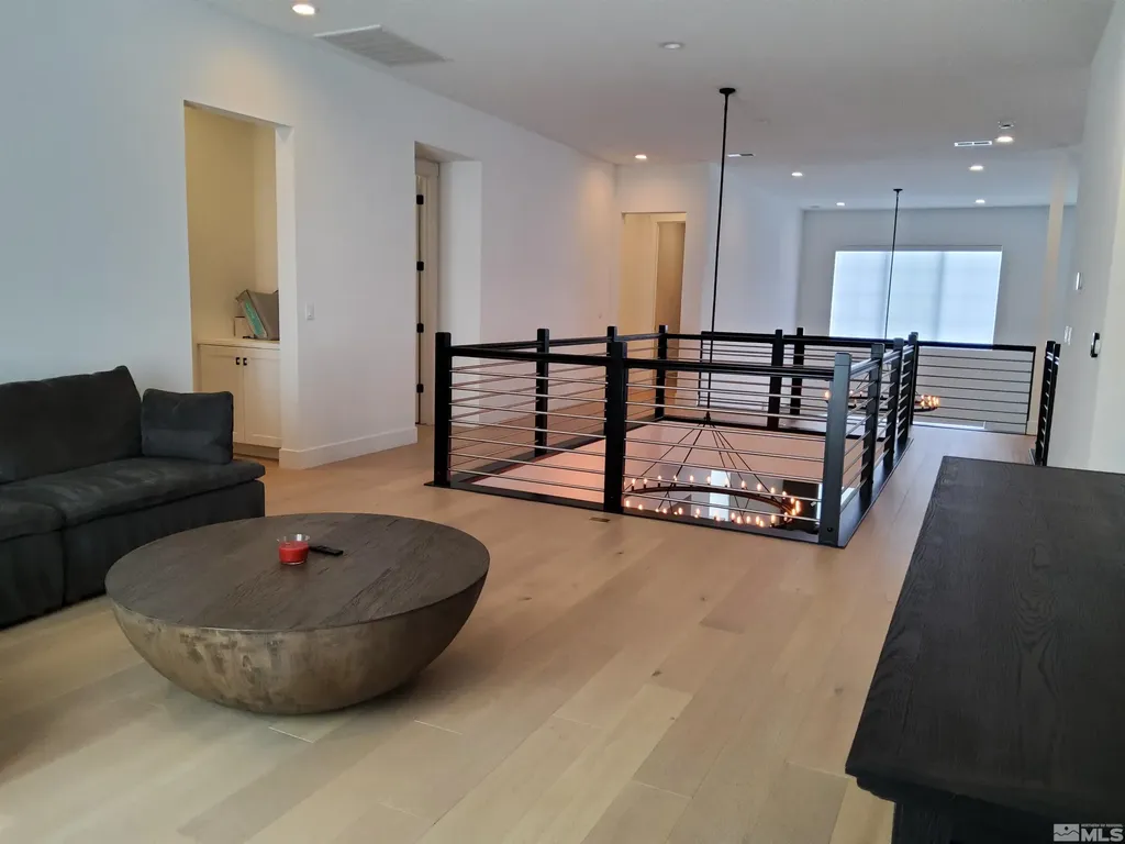 5449 Side Saddle Reno NV 89511