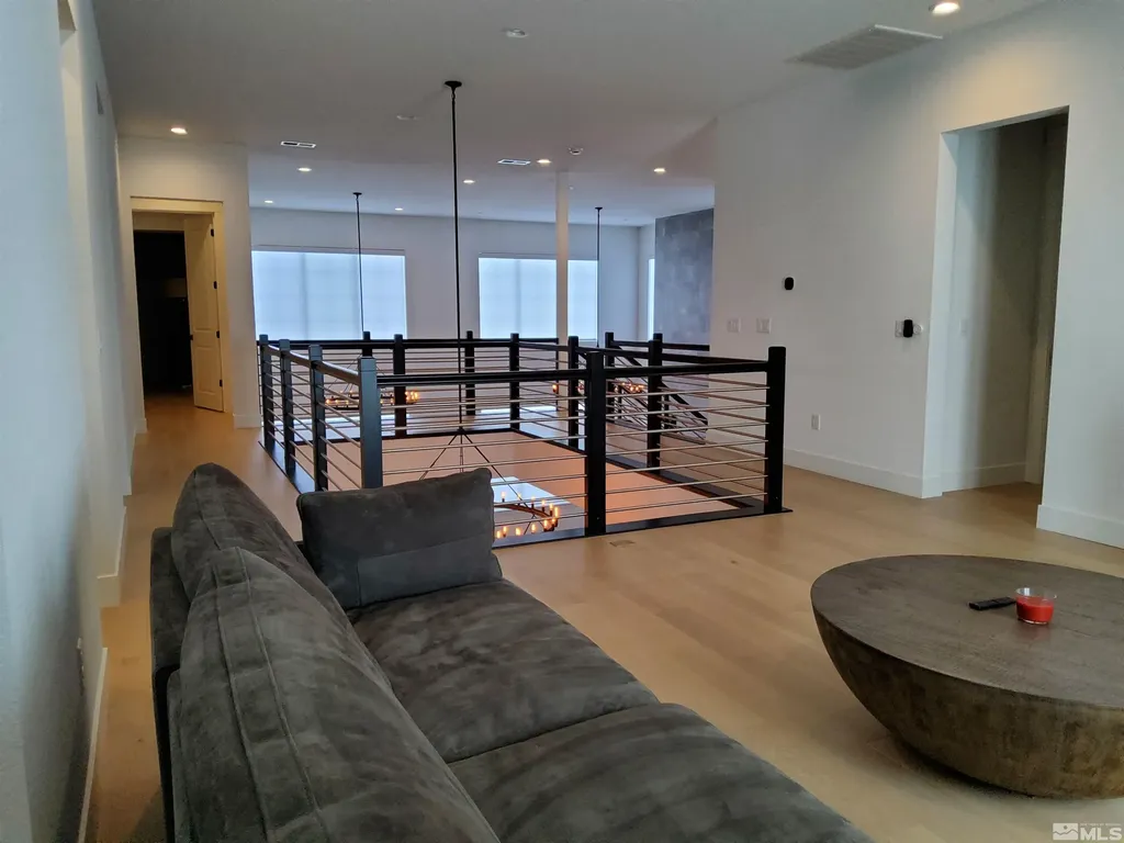 5449 Side Saddle Reno NV 89511