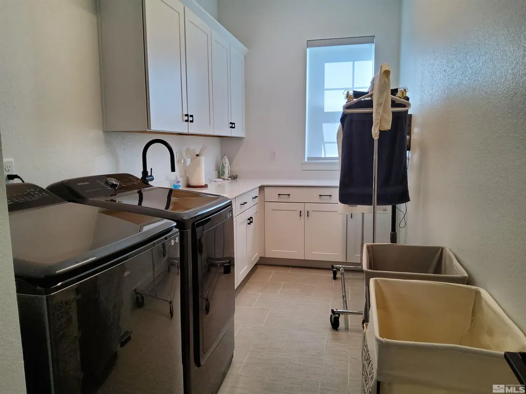 5449 Side Saddle Reno NV 89511