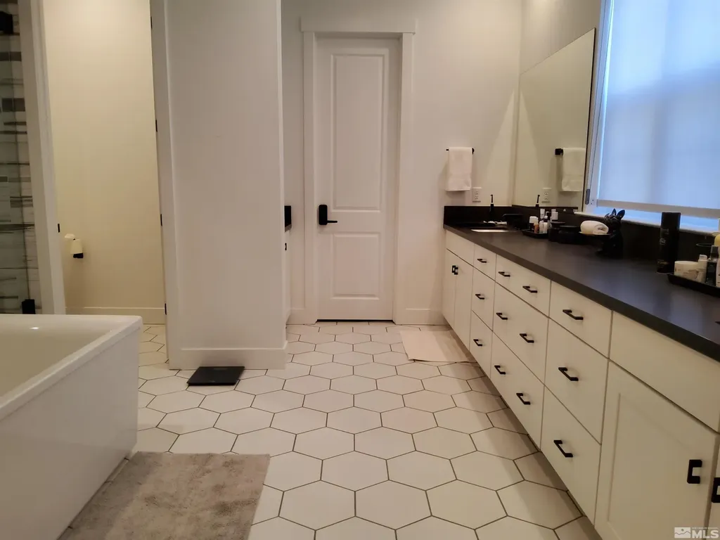 5449 Side Saddle Reno NV 89511