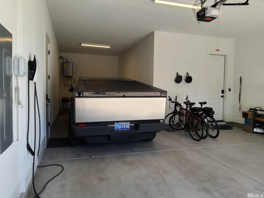 5449 Side Saddle Reno NV 89511