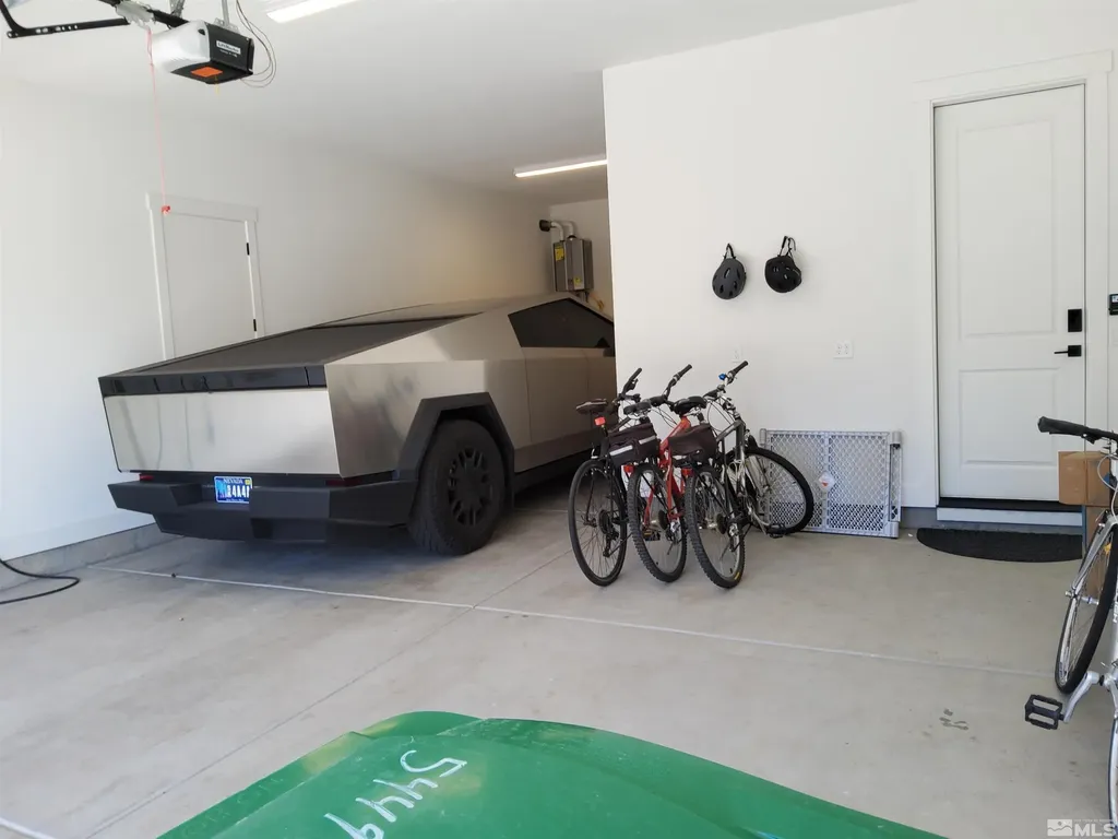 5449 Side Saddle Reno NV 89511