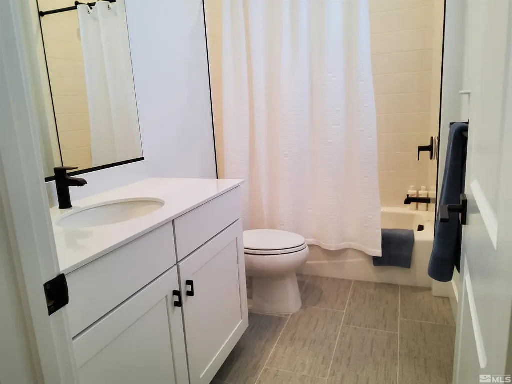 5449 Side Saddle Reno NV 89511