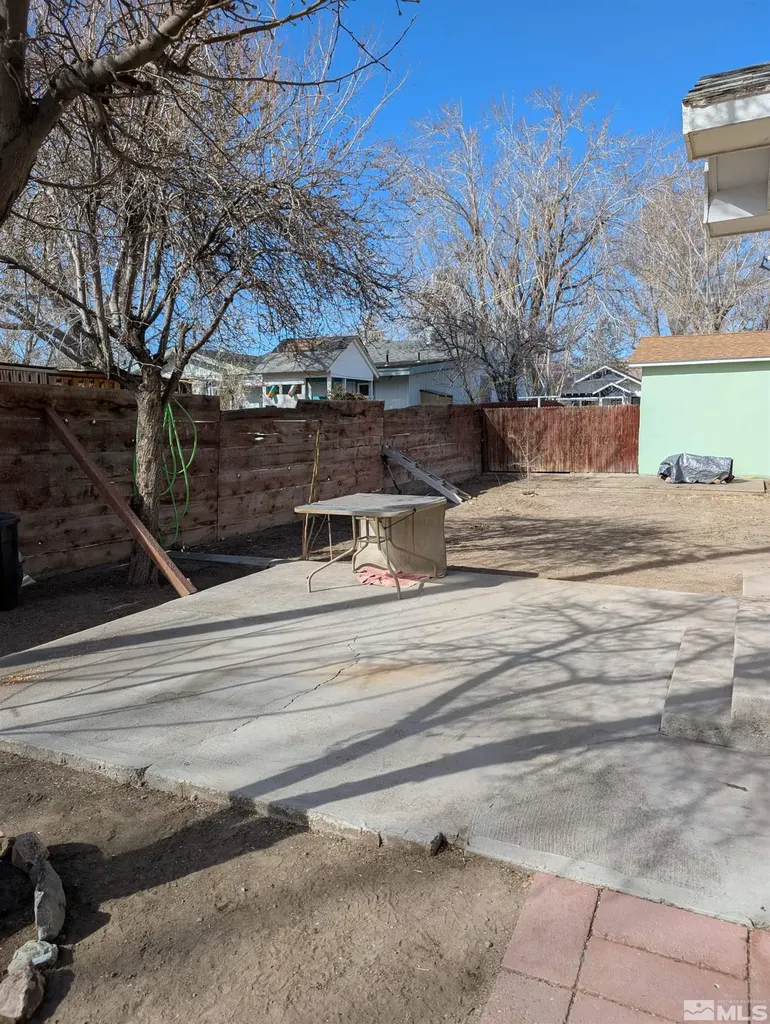 115 Commercial Yerington NV 89447