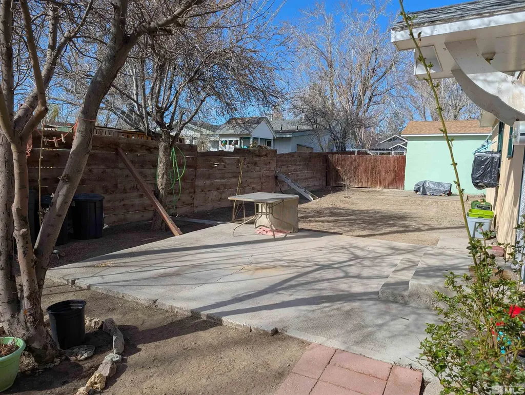 115 Commercial Yerington NV 89447